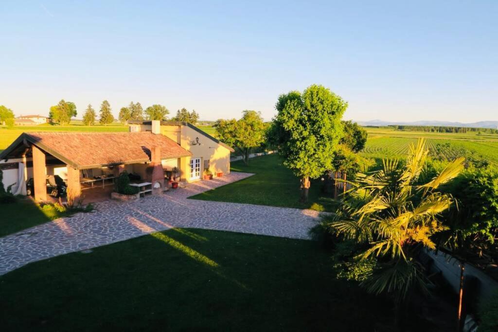 La Casa Nei Campi Villa Badia Pavese Екстериор снимка